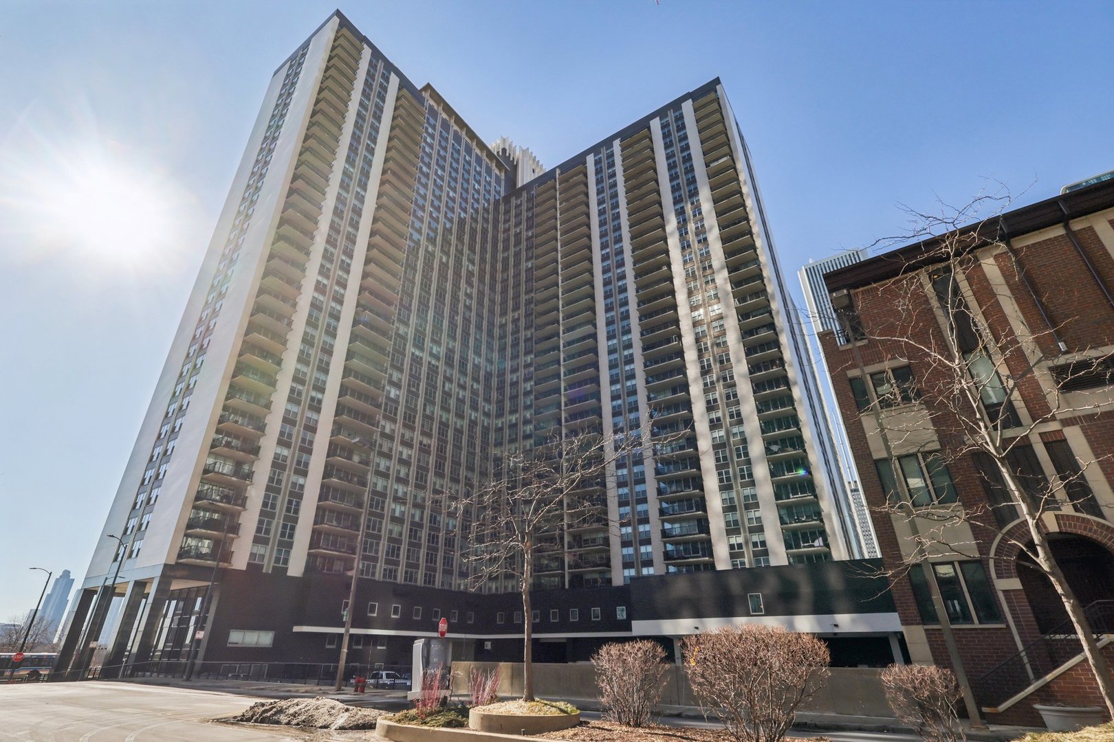 400 E Randolph St #3719-20 Chicago, IL 60601