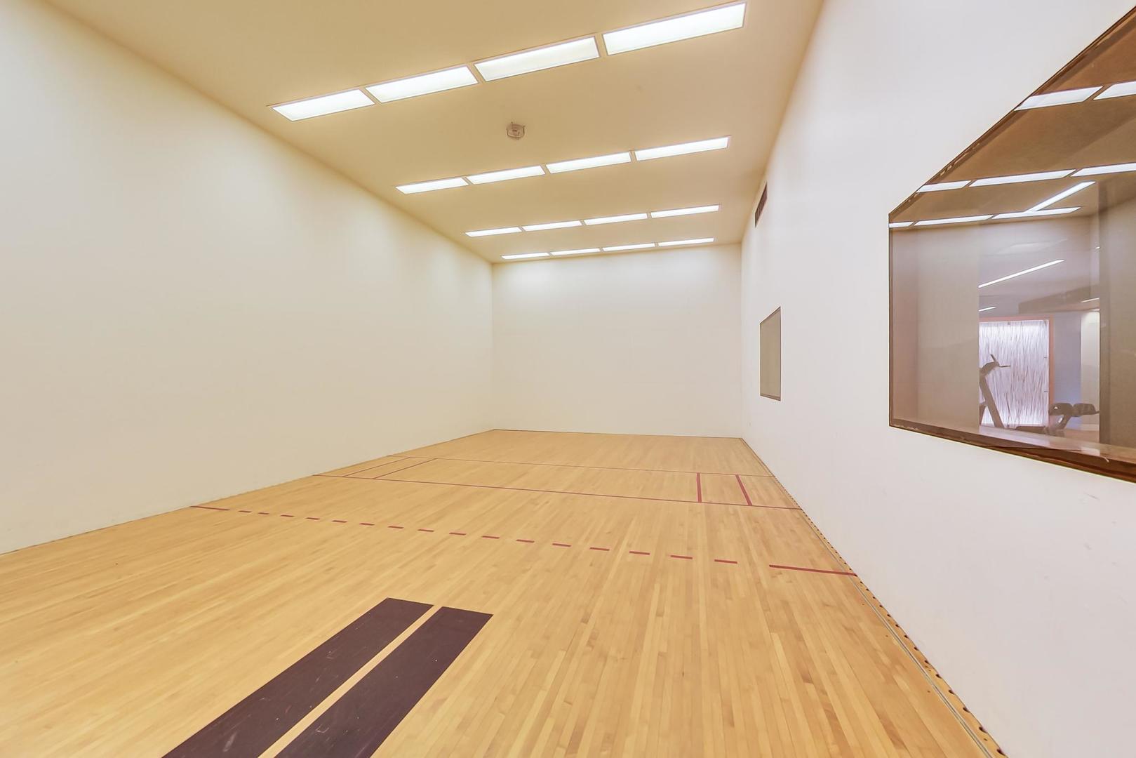 400 E Randolph St #3719-20 Chicago, IL 60601