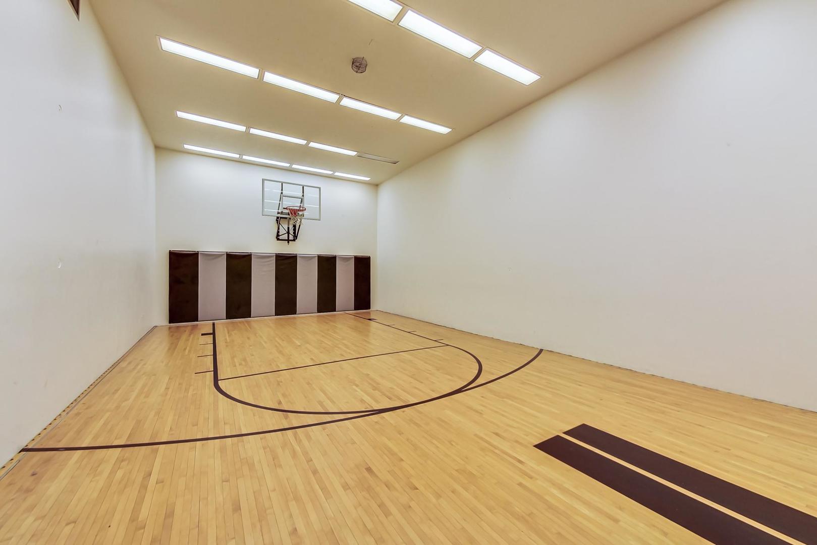 400 E Randolph St #3719-20 Chicago, IL 60601