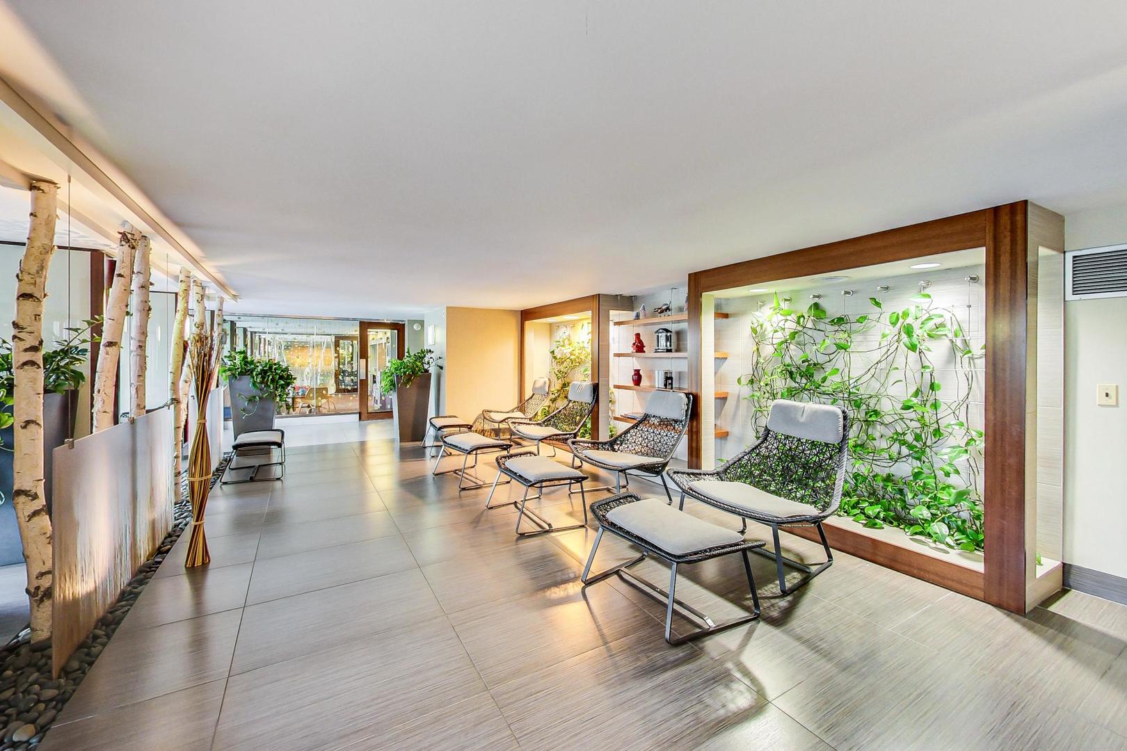 400 E Randolph St #3719-20 Chicago, IL 60601