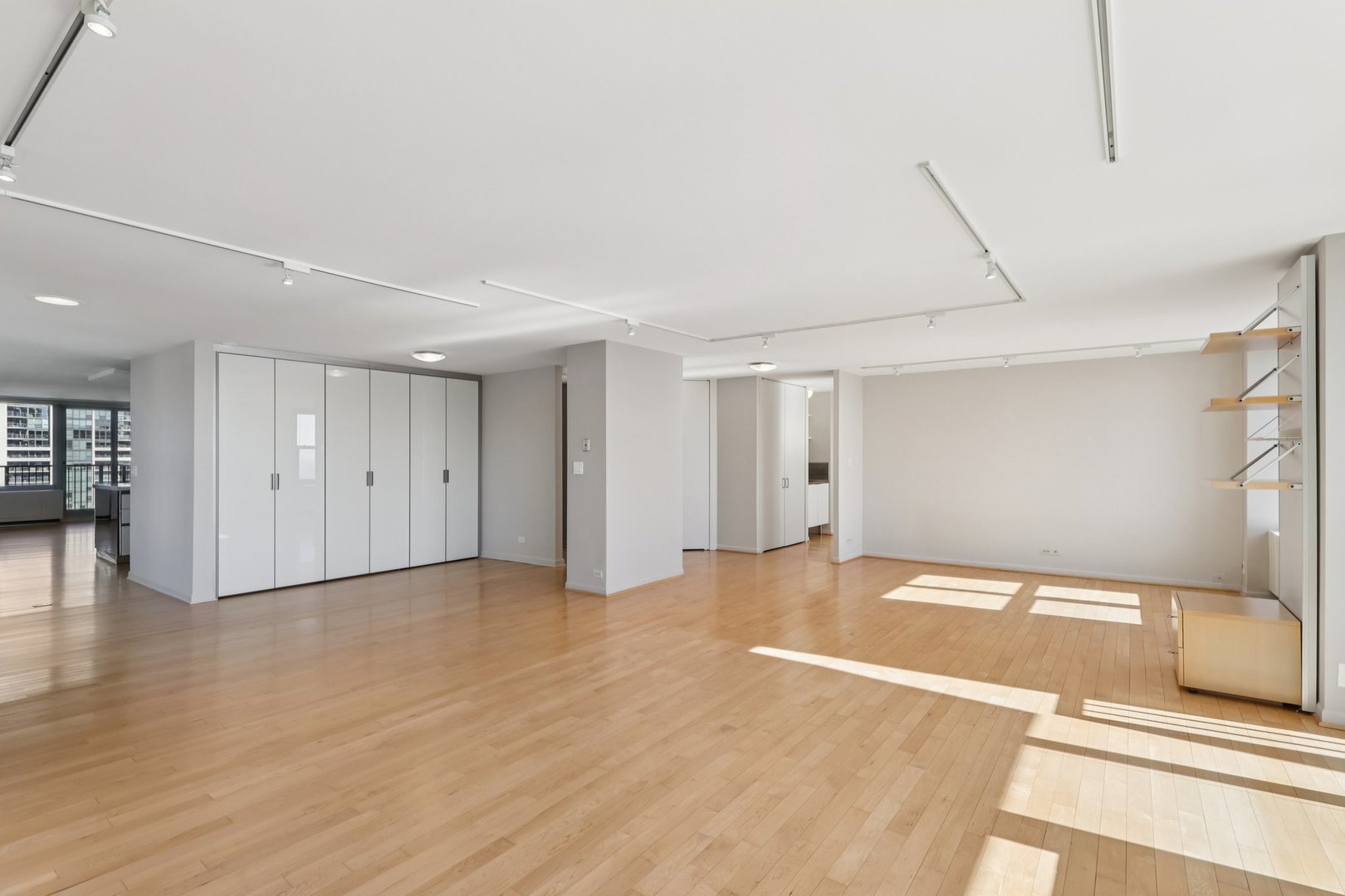 400 E Randolph St #3719-20 Chicago, IL 60601