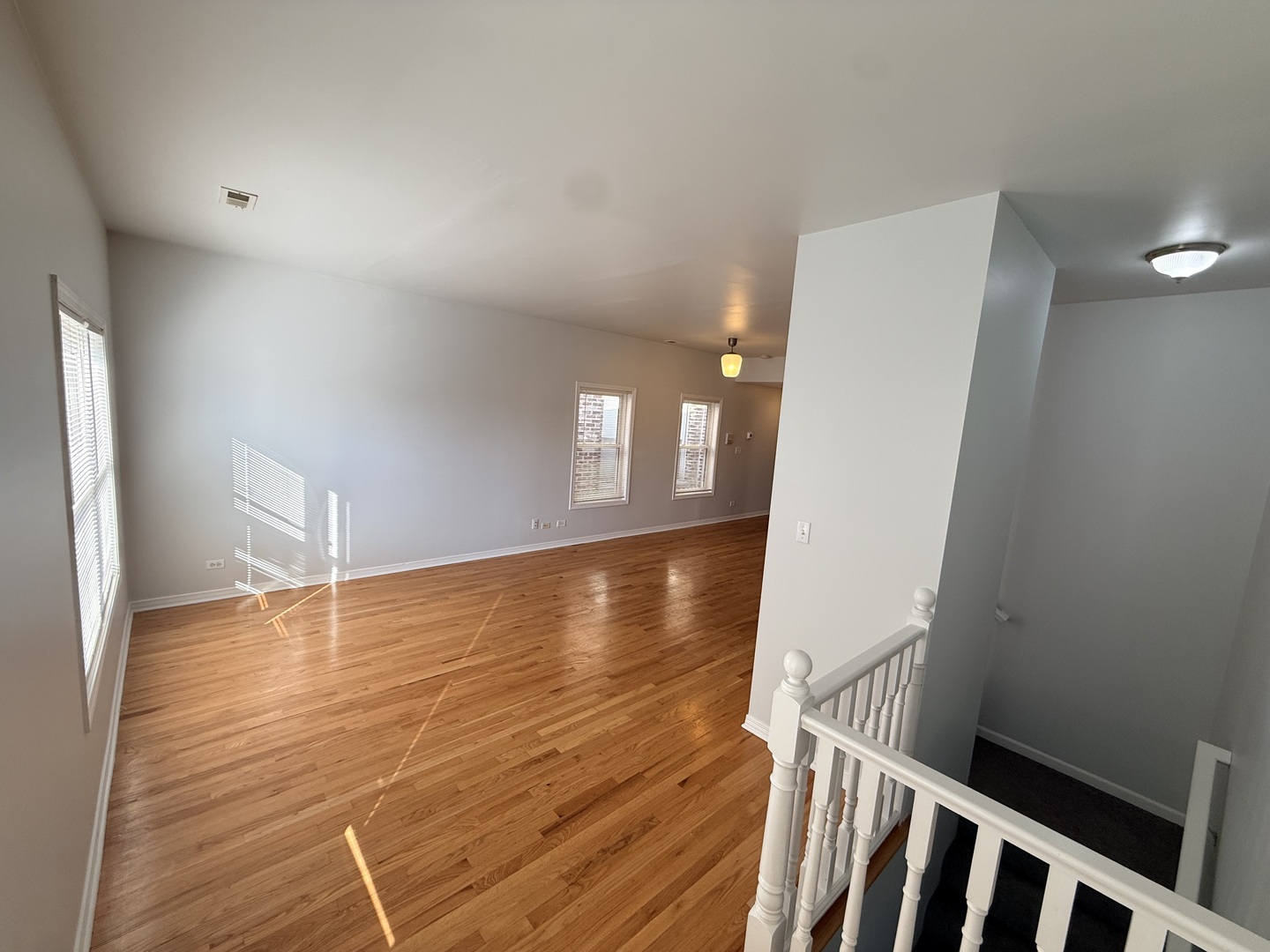 6823 S DORCHESTER Ave #3 Chicago, IL 60637