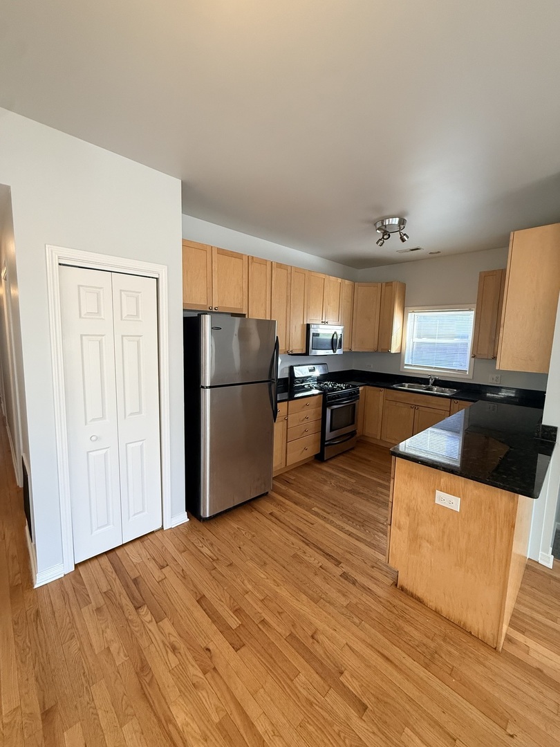 6823 S DORCHESTER Ave #3 Chicago, IL 60637