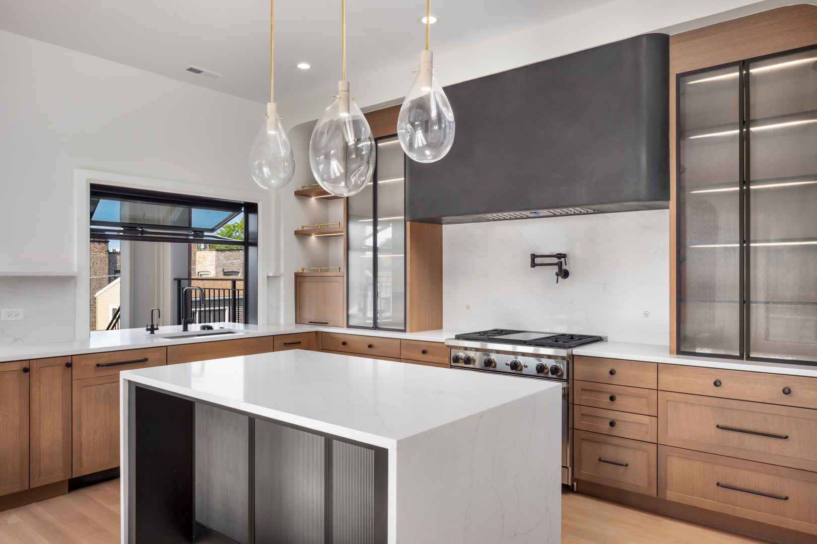 3617 N Magnolia Ave #2 Chicago, IL 60657