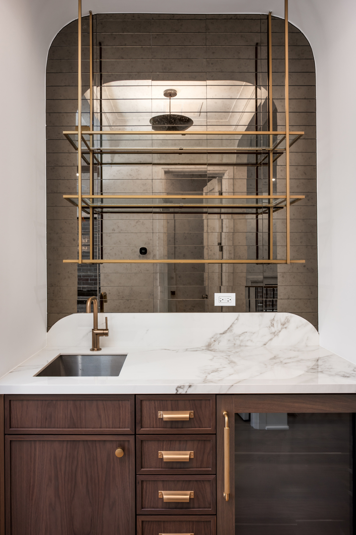 3617 N Magnolia Ave #2 Chicago, IL 60657