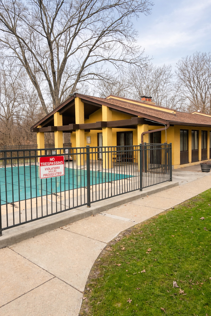 1050 Holbrook Rd #I Homewood, IL 60430