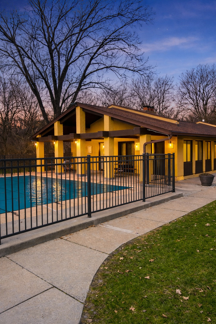 1050 Holbrook Rd #I Homewood, IL 60430