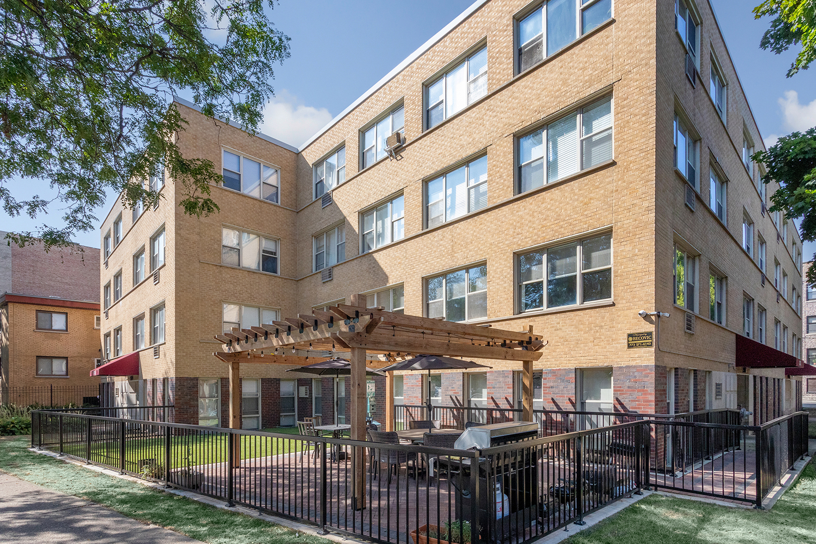 1303 W Estes Ave #4E