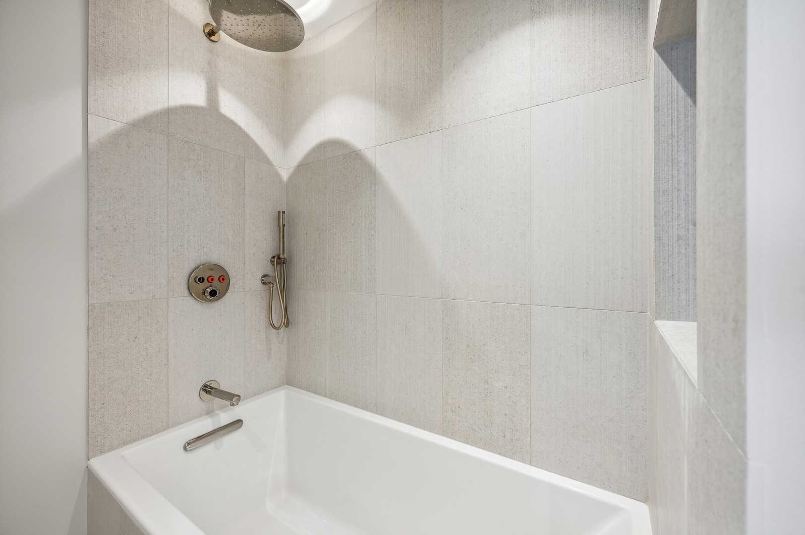 161 E Chicago Ave #60M1-N2 Chicago, IL 60611