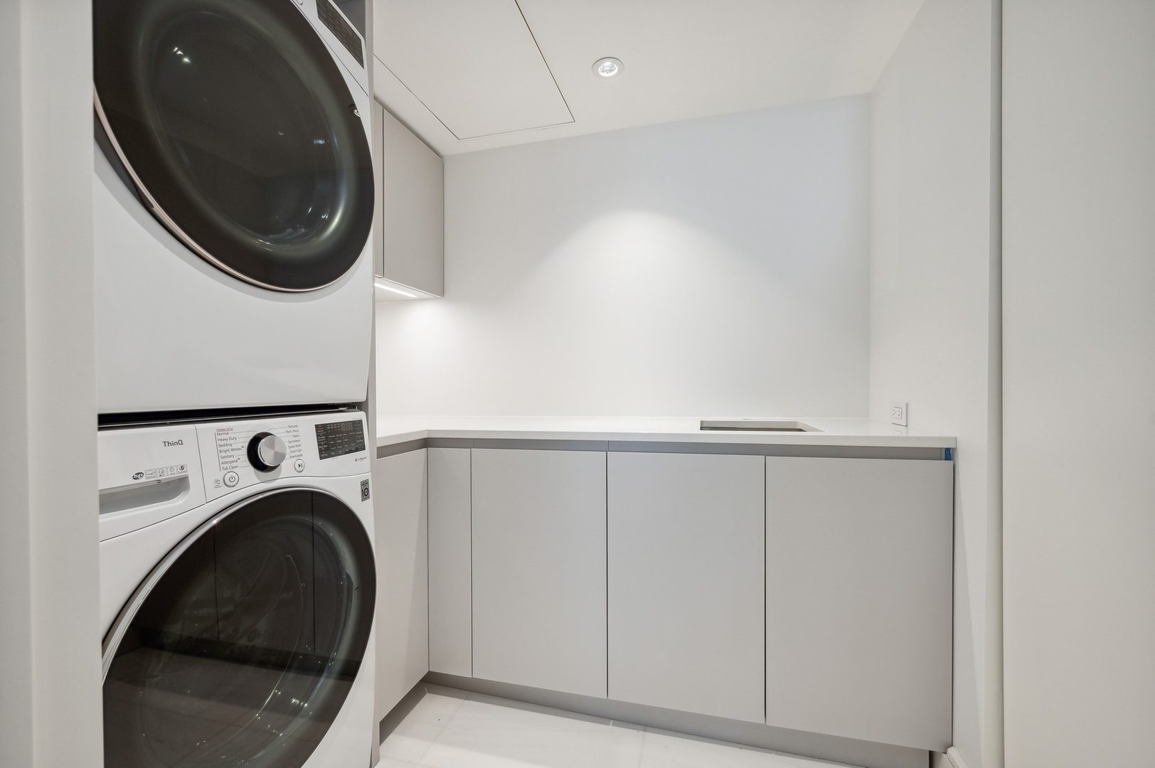 161 E Chicago Ave #60M1-N2 Chicago, IL 60611