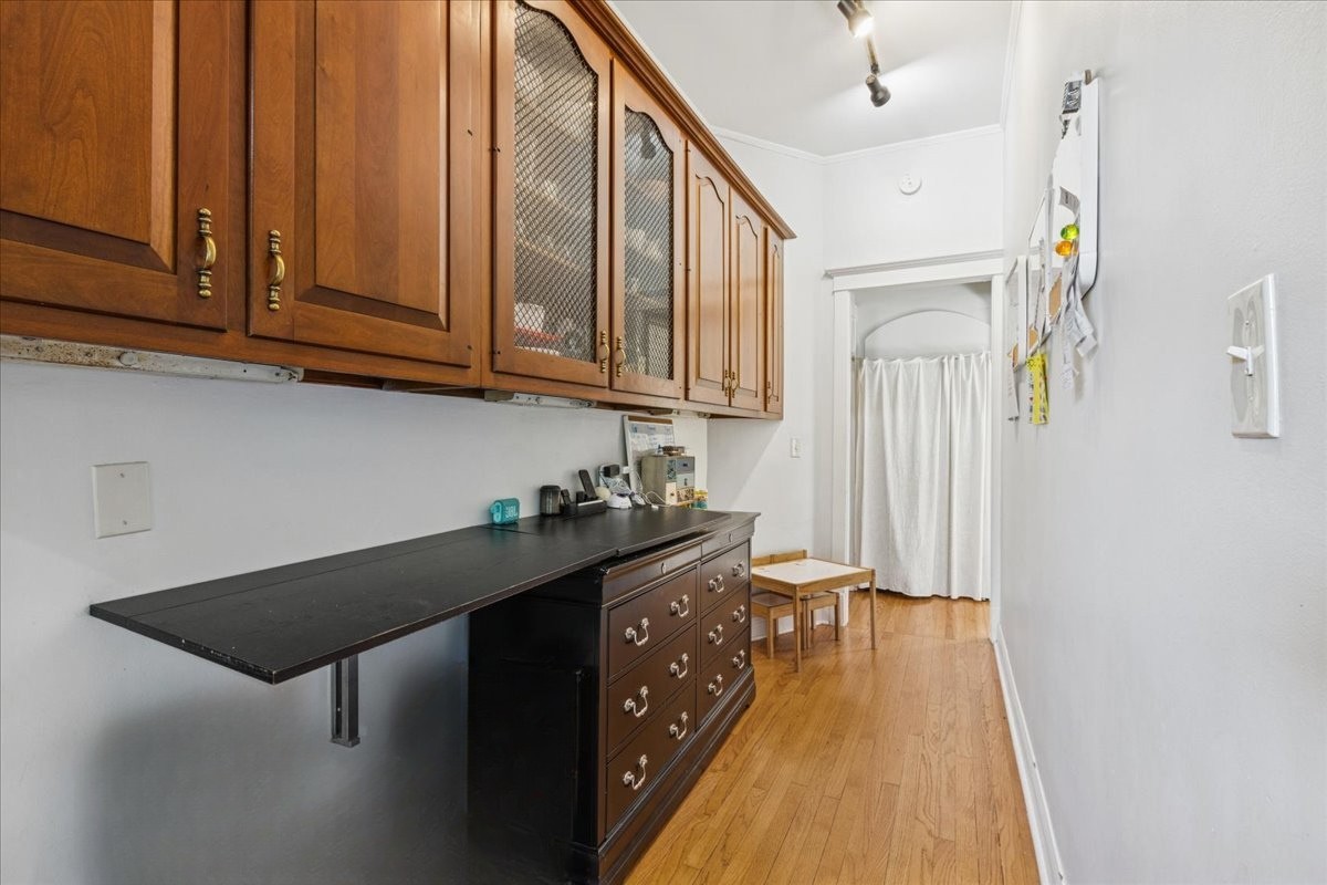 143 N Taylor Ave Oak Park, IL 60302