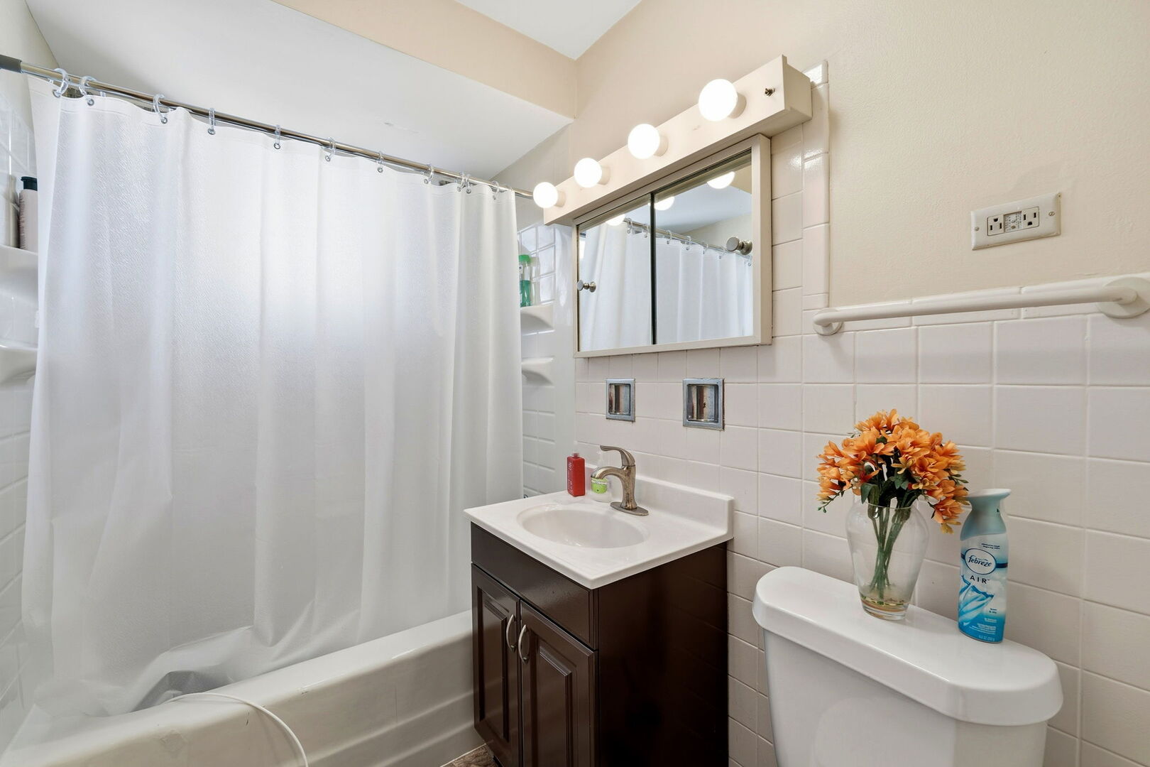 1609 Howard St #2 Evanston, IL 60202