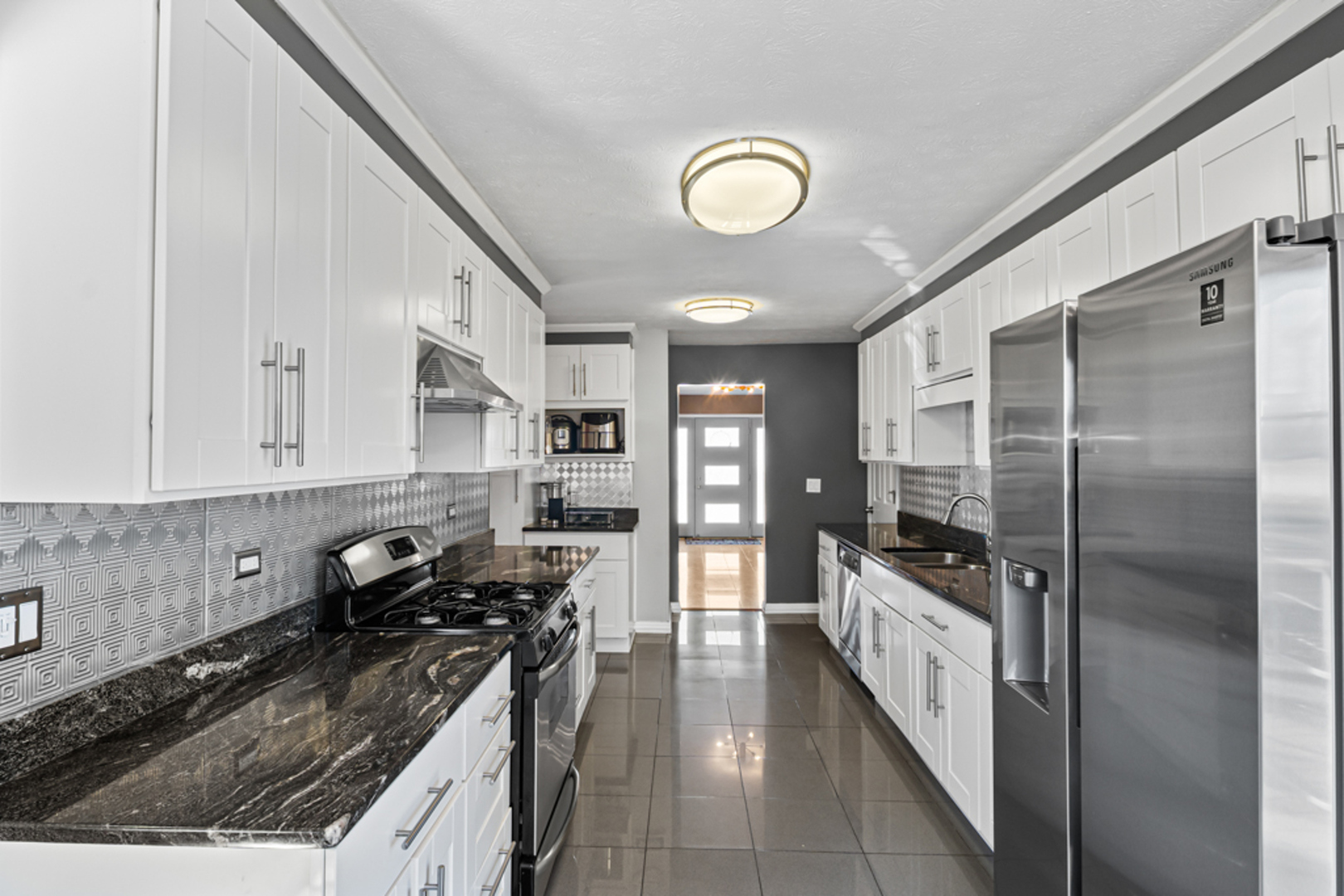 51 W Stevenson Dr Glendale Heights, IL 60139