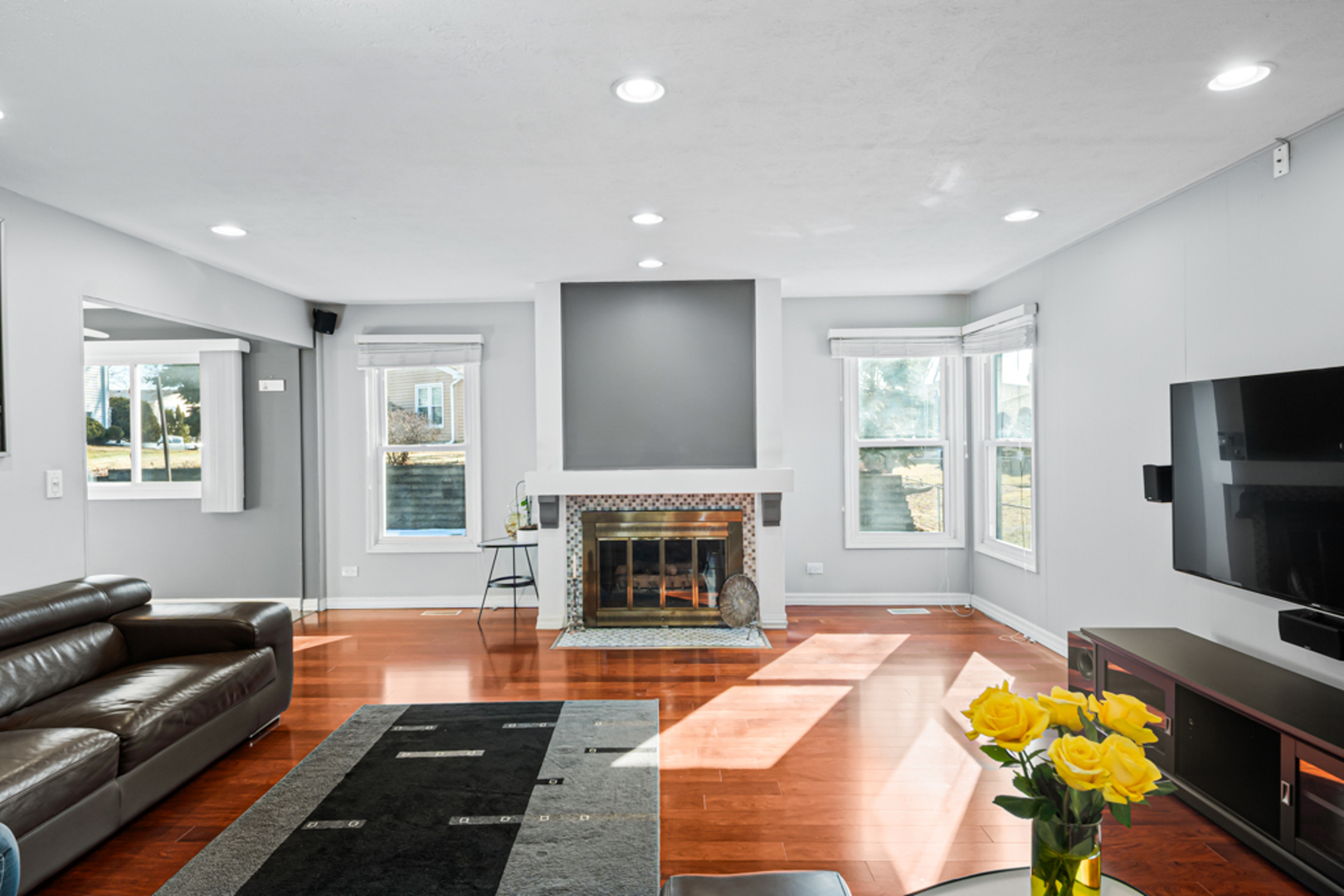 51 W Stevenson Dr Glendale Heights, IL 60139