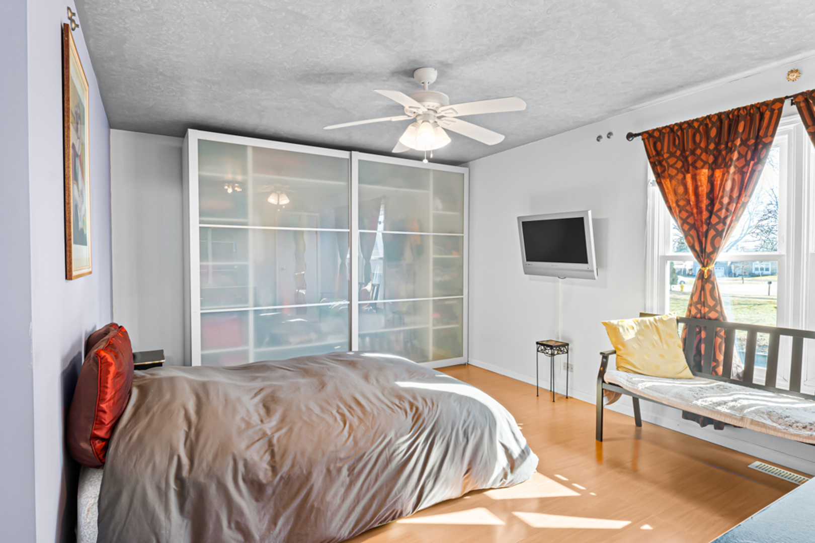 51 W Stevenson Dr Glendale Heights, IL 60139