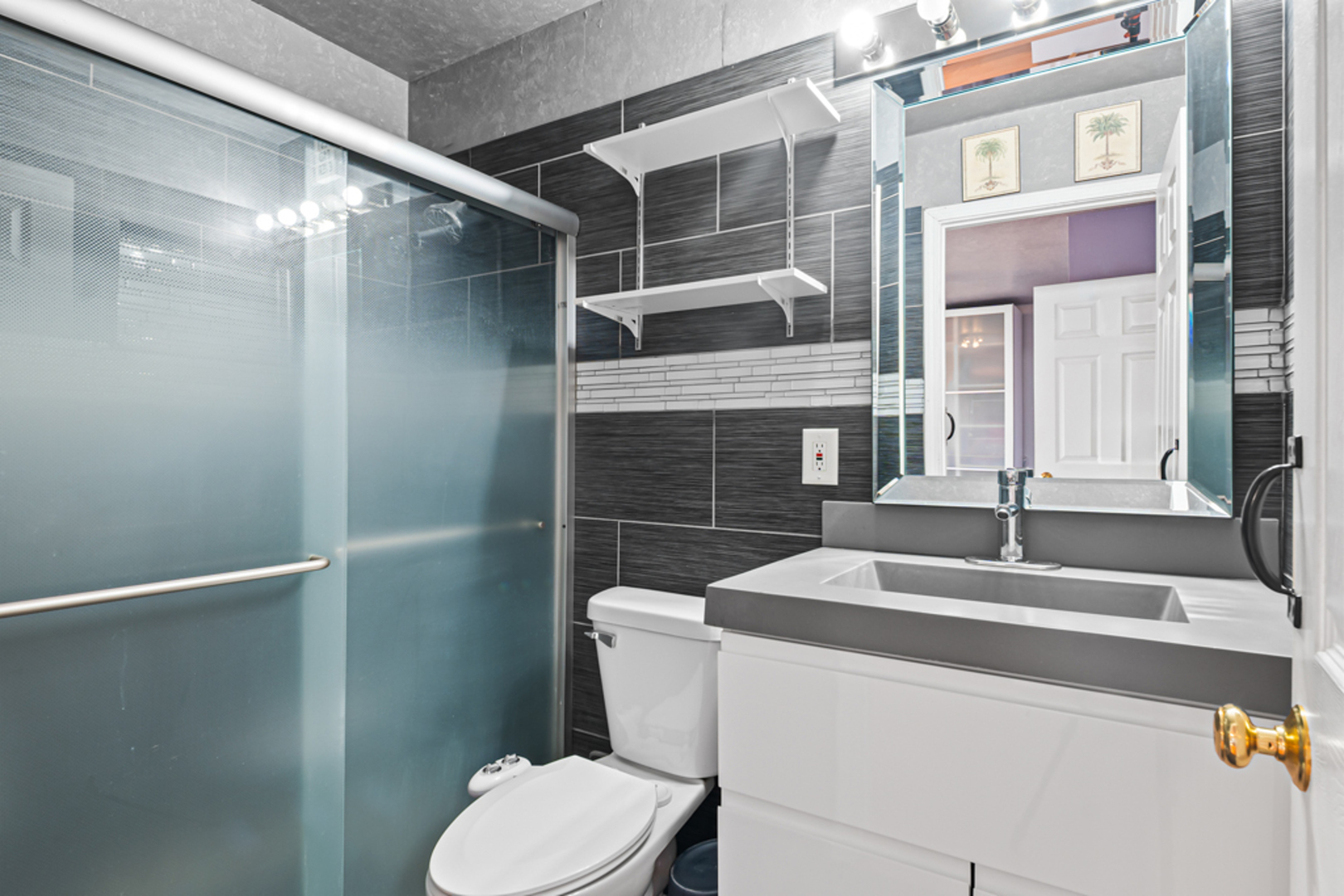 51 W Stevenson Dr Glendale Heights, IL 60139