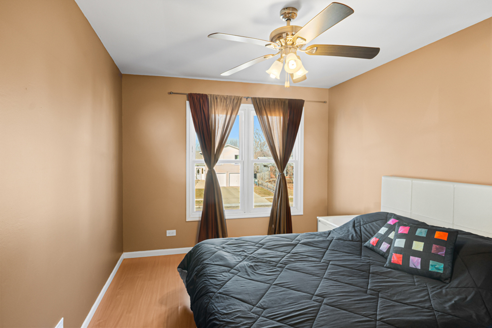 51 W Stevenson Dr Glendale Heights, IL 60139