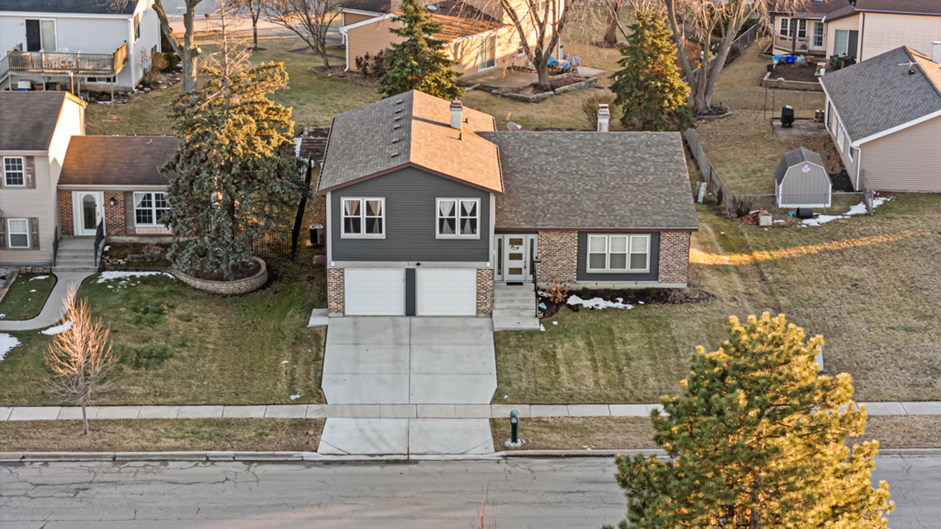 51 W Stevenson Dr Glendale Heights, IL 60139