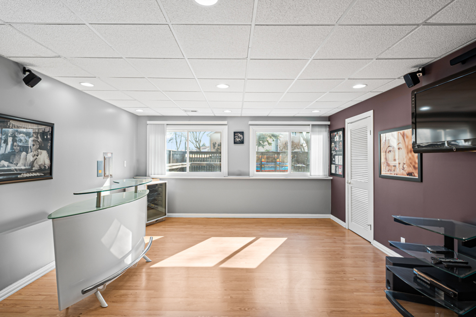 51 W Stevenson Dr Glendale Heights, IL 60139