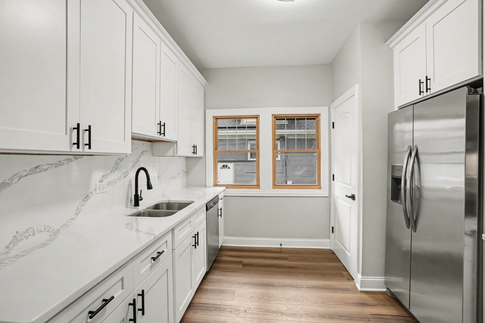 811 Kelly Ave Joliet, IL 60435