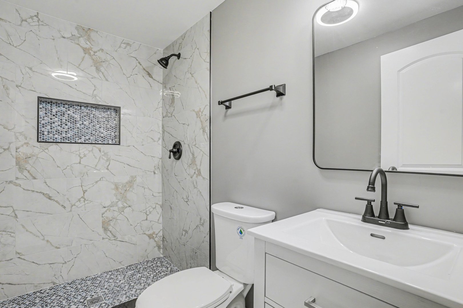 811 Kelly Ave Joliet, IL 60435