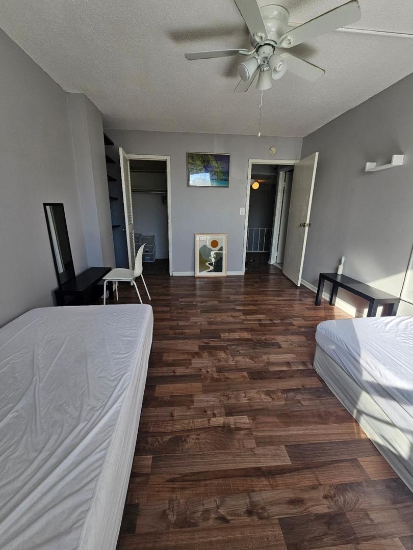 8801 W Golf Rd #2A Niles, IL 60714