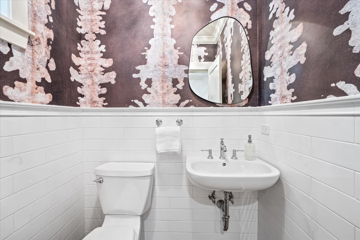 1303 Maple Ave Wilmette, IL 60091