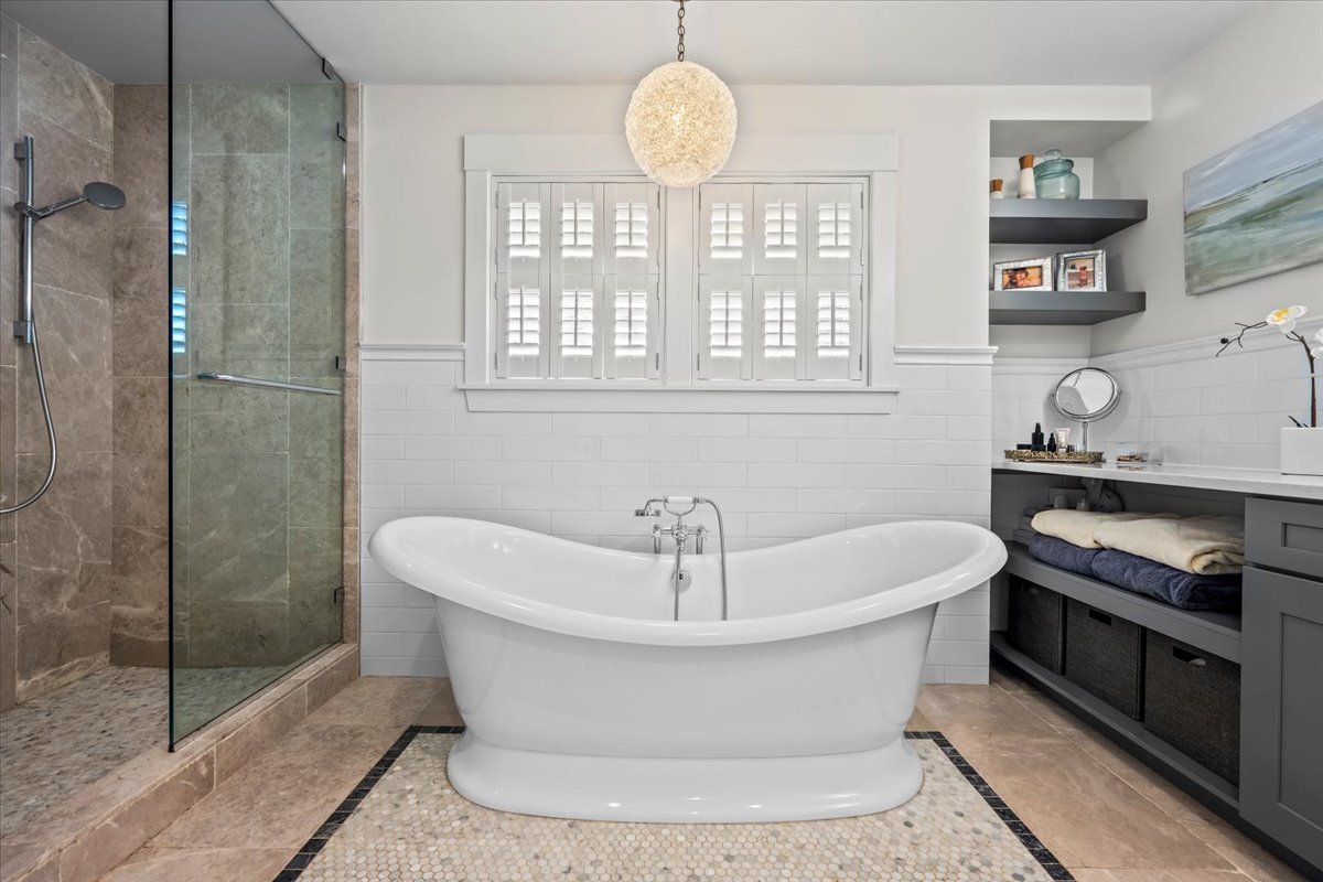 1303 Maple Ave Wilmette, IL 60091