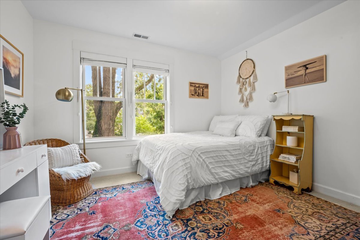 1303 Maple Ave Wilmette, IL 60091