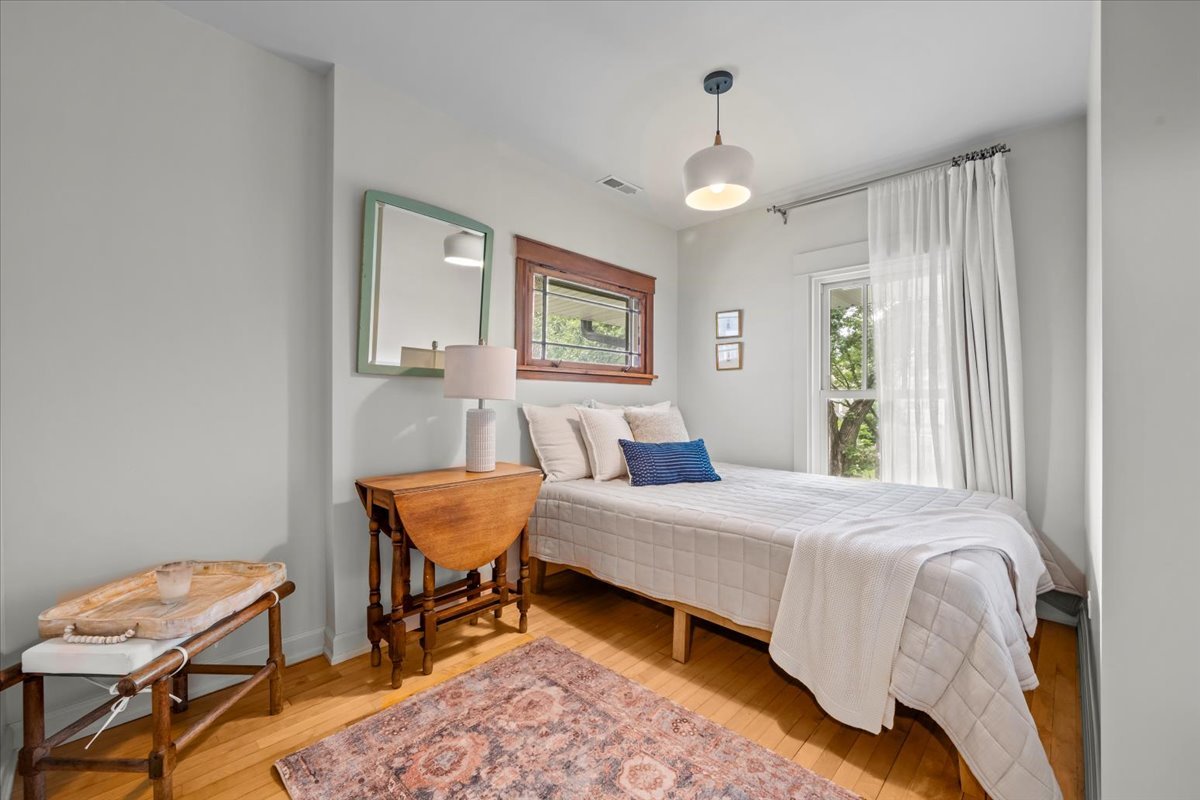 1303 Maple Ave Wilmette, IL 60091