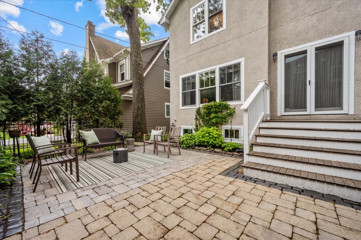 1303 Maple Ave Wilmette, IL 60091