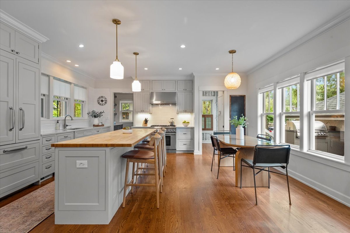 1303 Maple Ave Wilmette, IL 60091