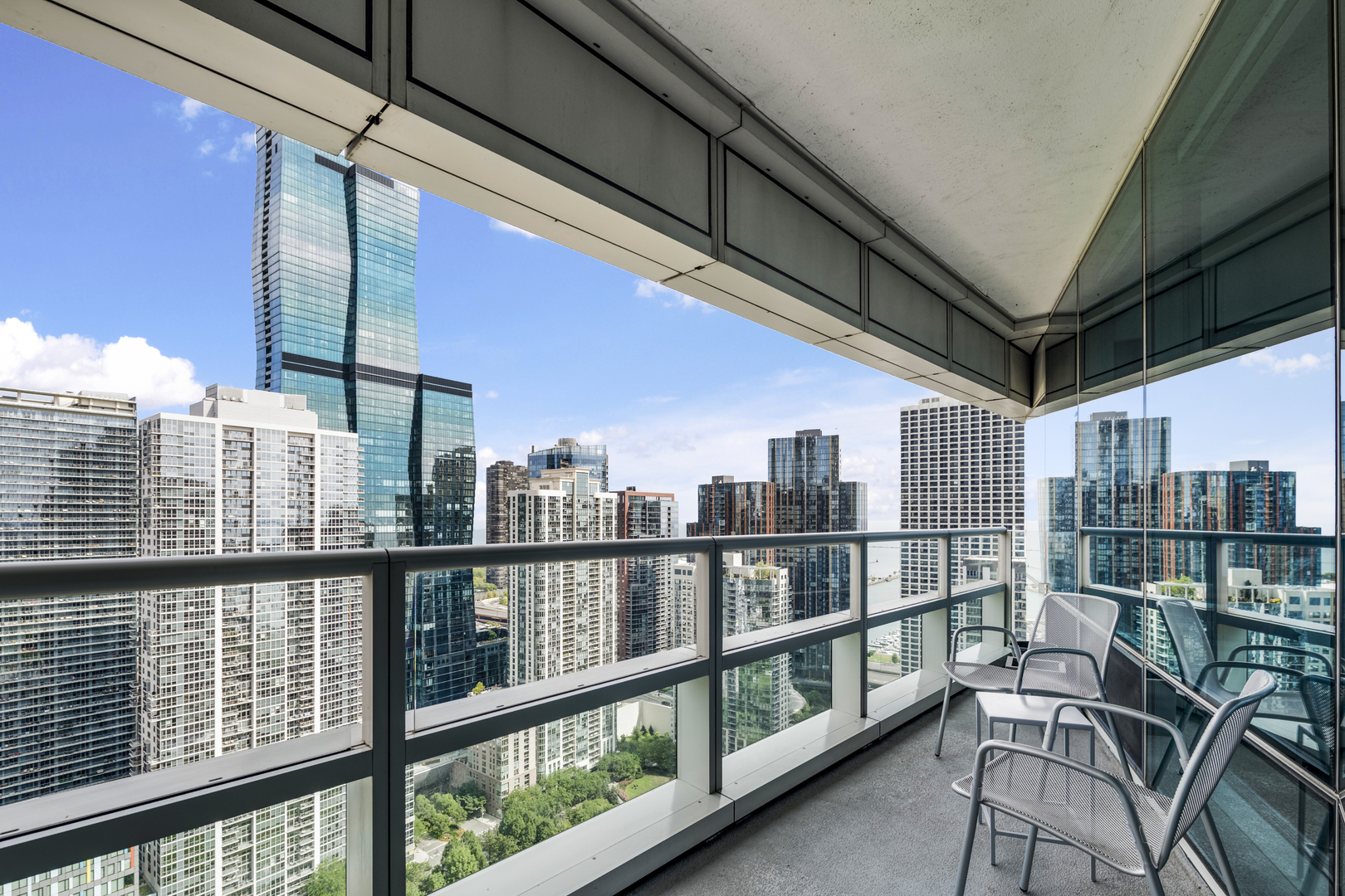340 E RANDOLPH St #3304 Chicago, IL 60601