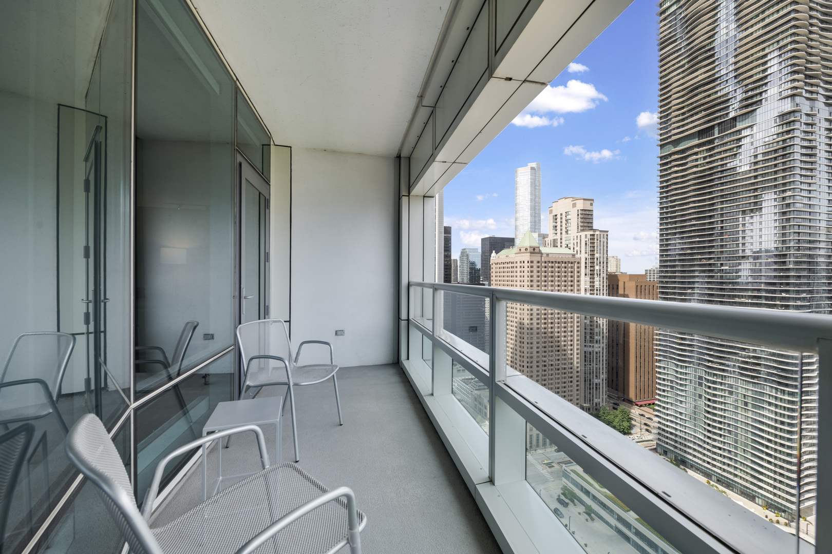 340 E RANDOLPH St #3304 Chicago, IL 60601