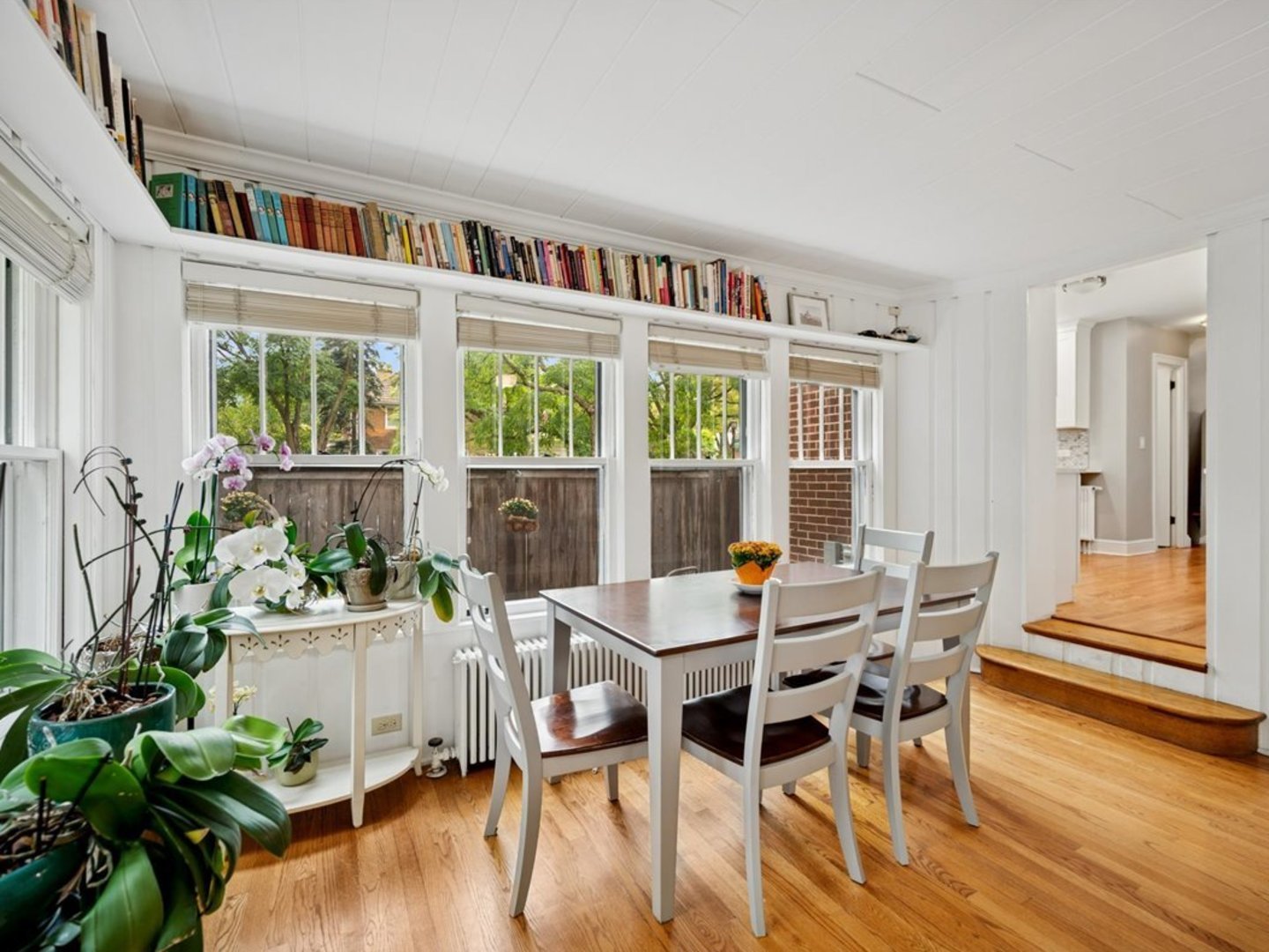 736 Central St Evanston, IL 60201