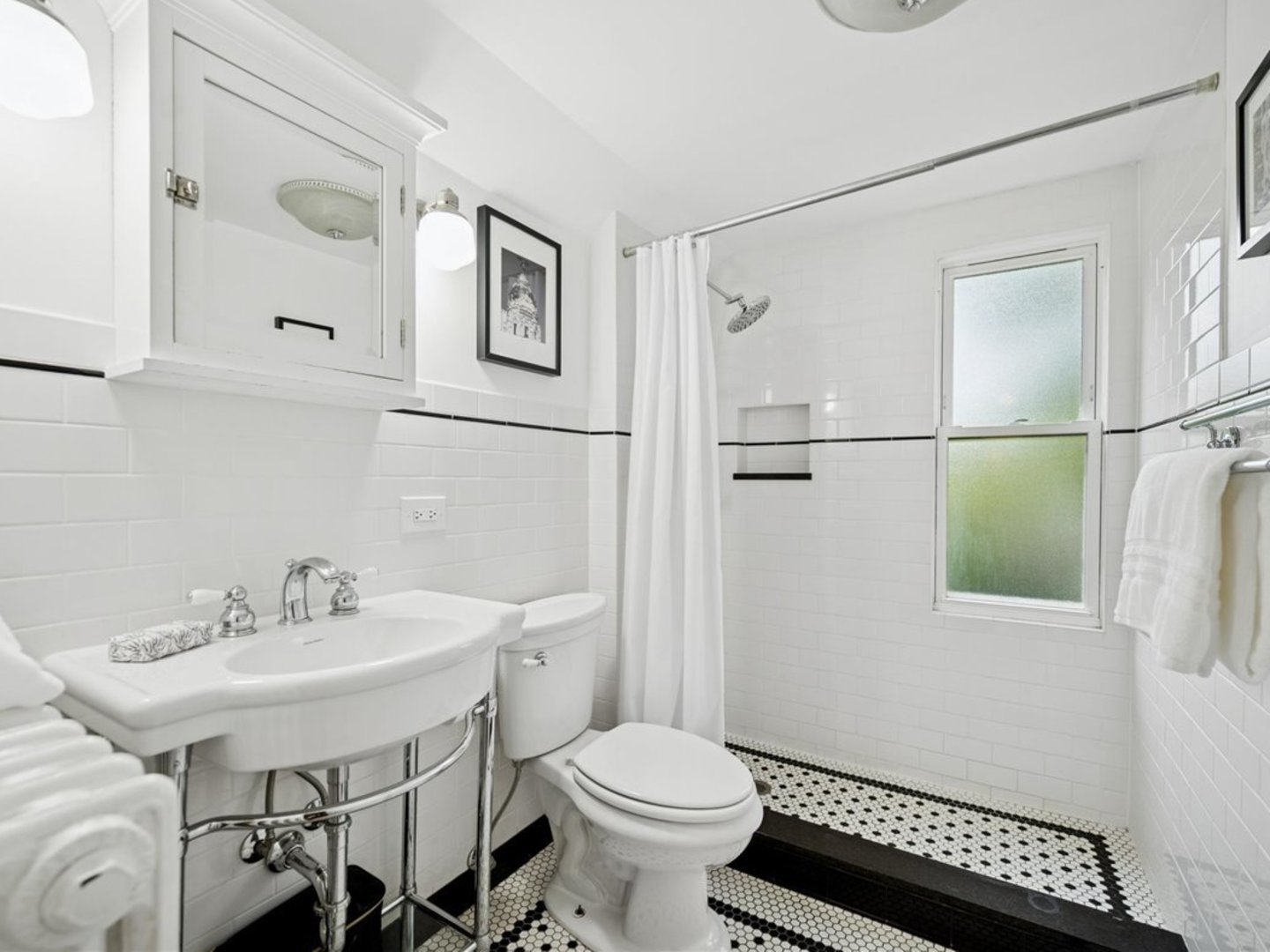 736 Central St Evanston, IL 60201