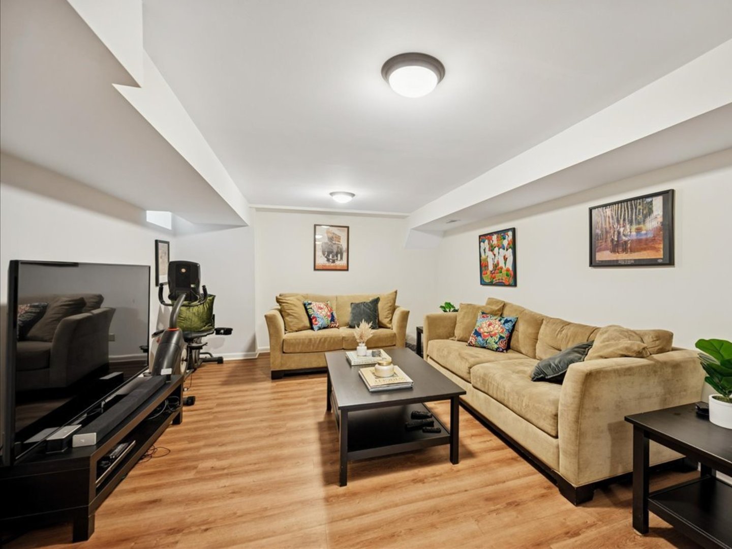 736 Central St Evanston, IL 60201