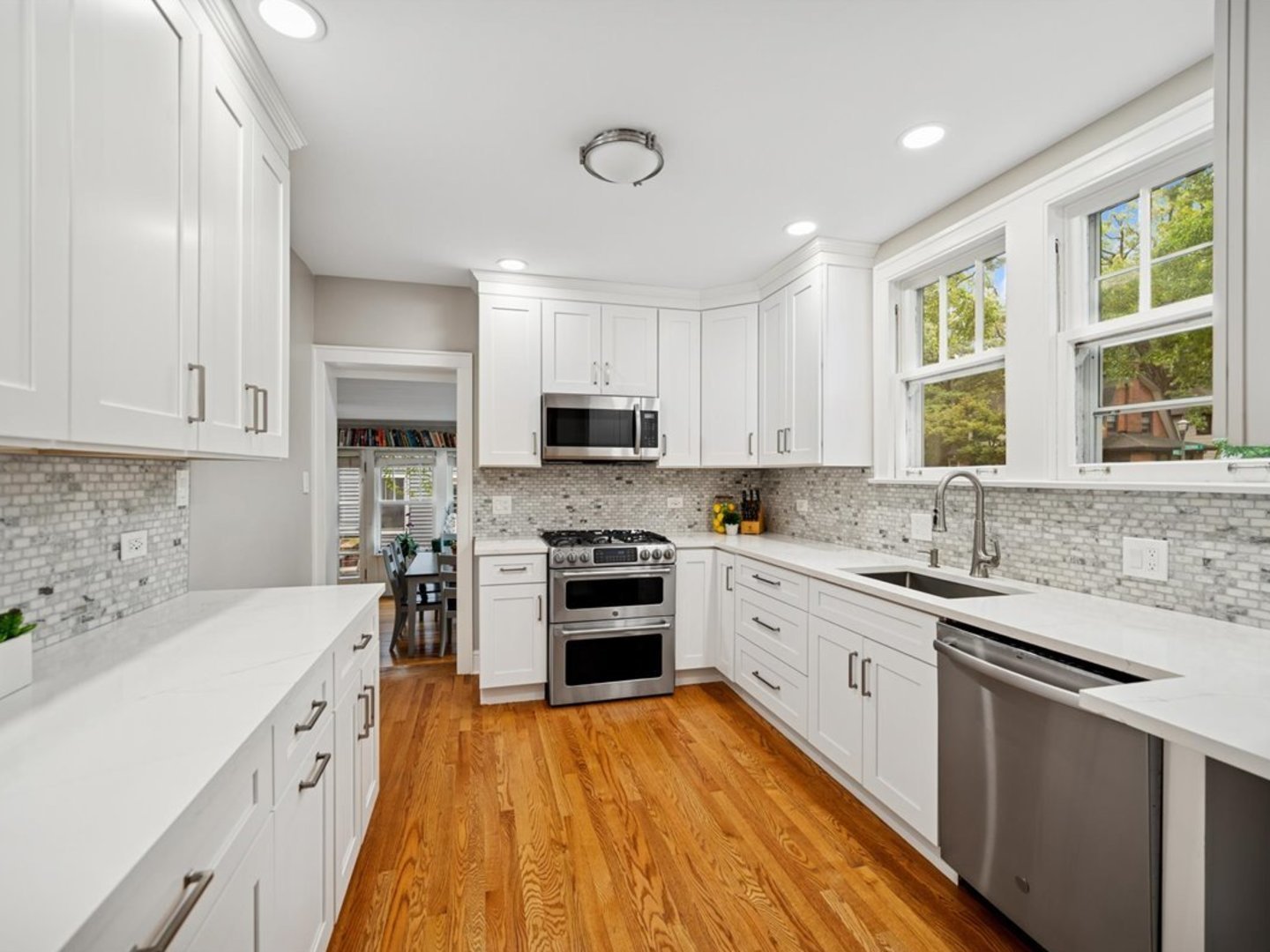 736 Central St Evanston, IL 60201