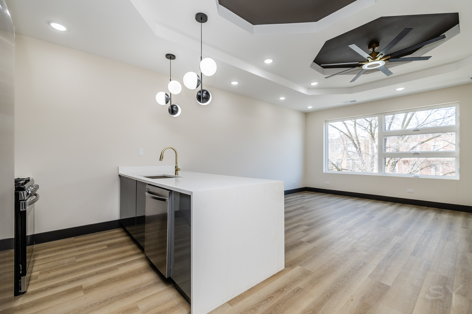 5643 S Prairie Ave #2 Chicago, IL 60637