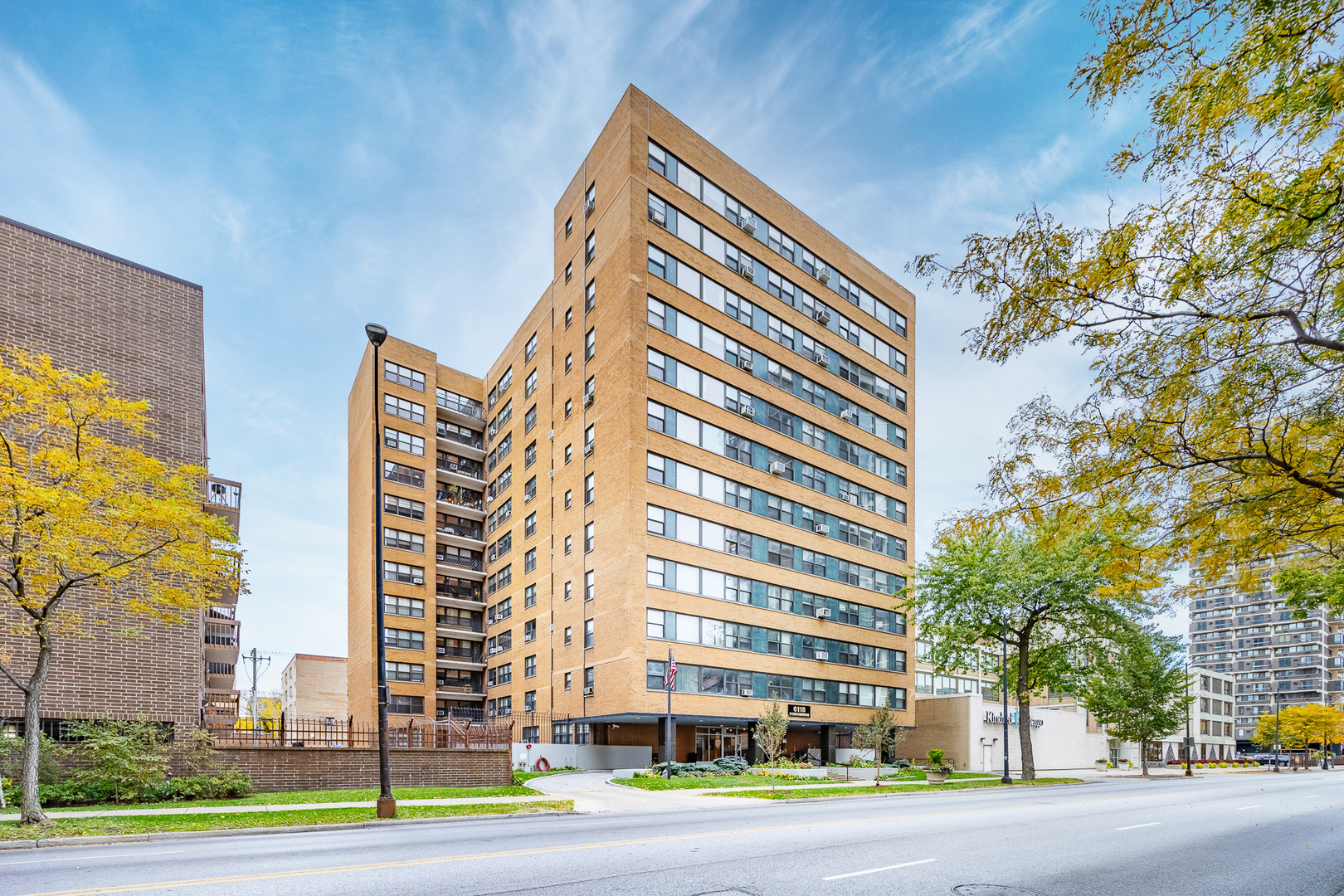 6118 N SHERIDAN Rd #304