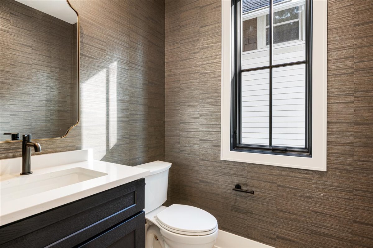 2422 Grant St Evanston, IL 60201