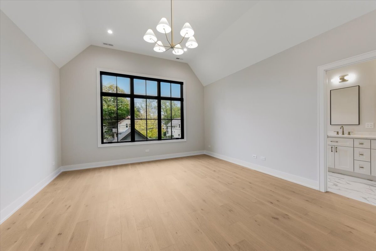 2422 Grant St Evanston, IL 60201