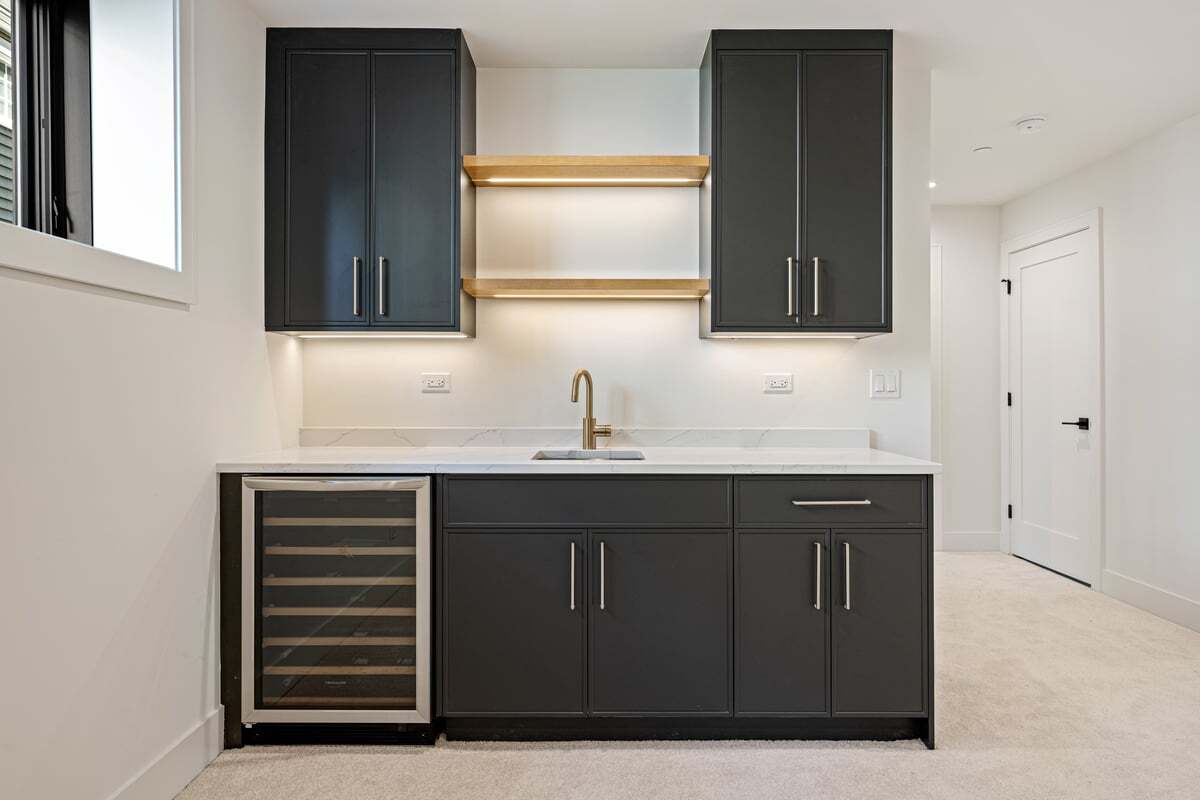 2422 Grant St Evanston, IL 60201