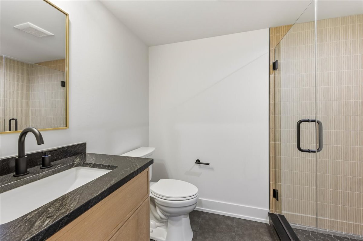 2422 Grant St Evanston, IL 60201