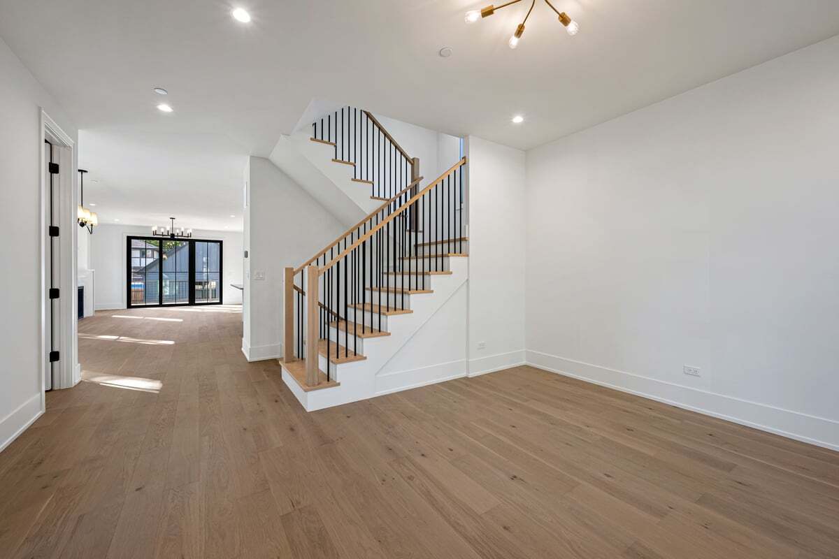 2422 Grant St Evanston, IL 60201