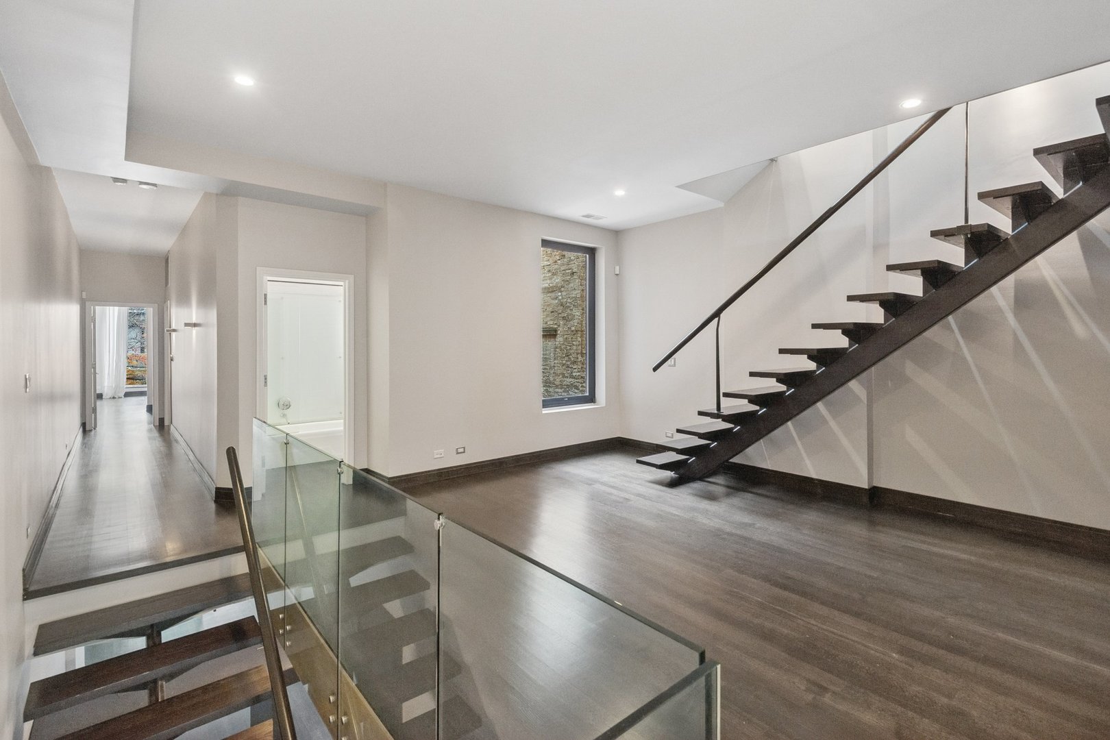 44 E Cedar St Chicago, IL 60611