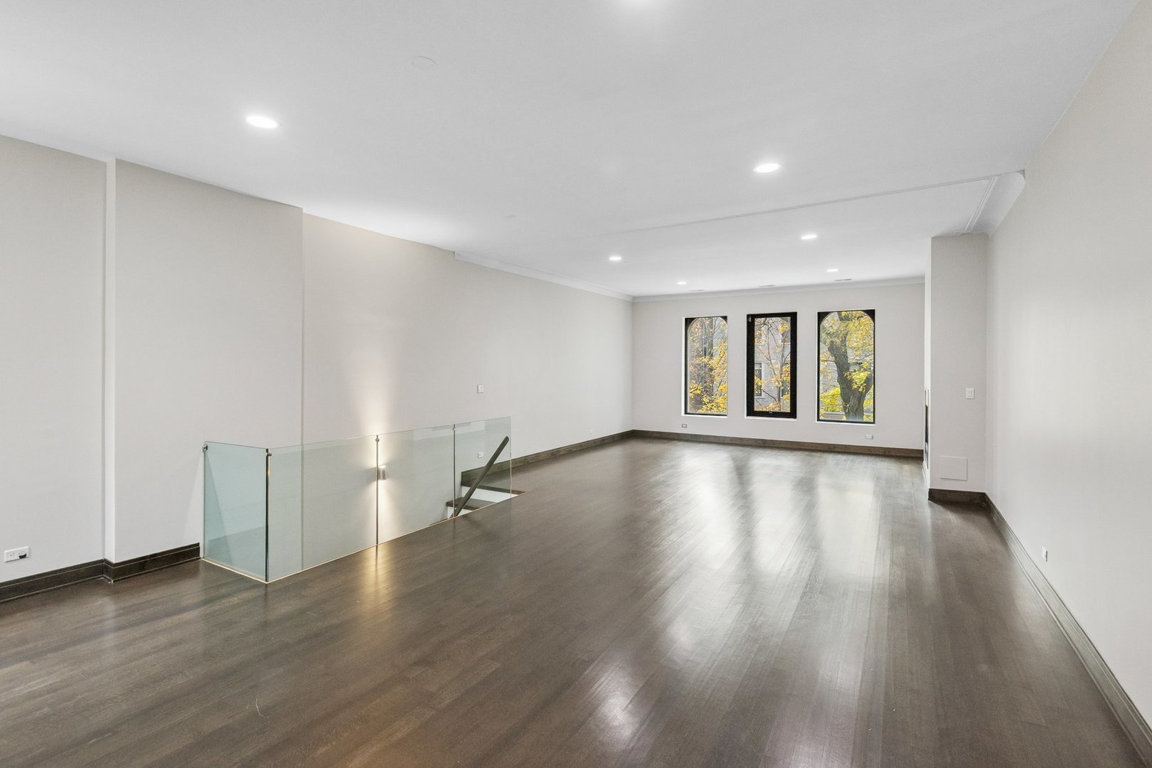 44 E Cedar St Chicago, IL 60611