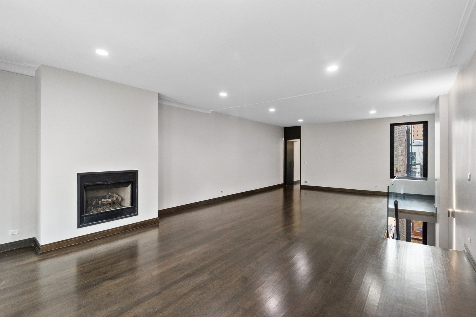 44 E Cedar St Chicago, IL 60611