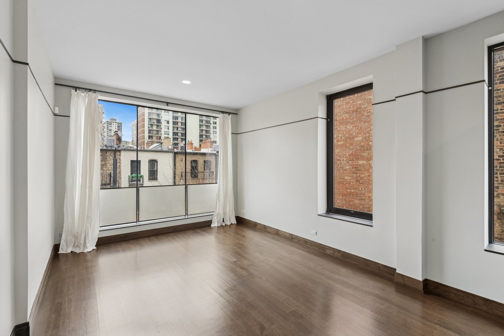 44 E Cedar St Chicago, IL 60611