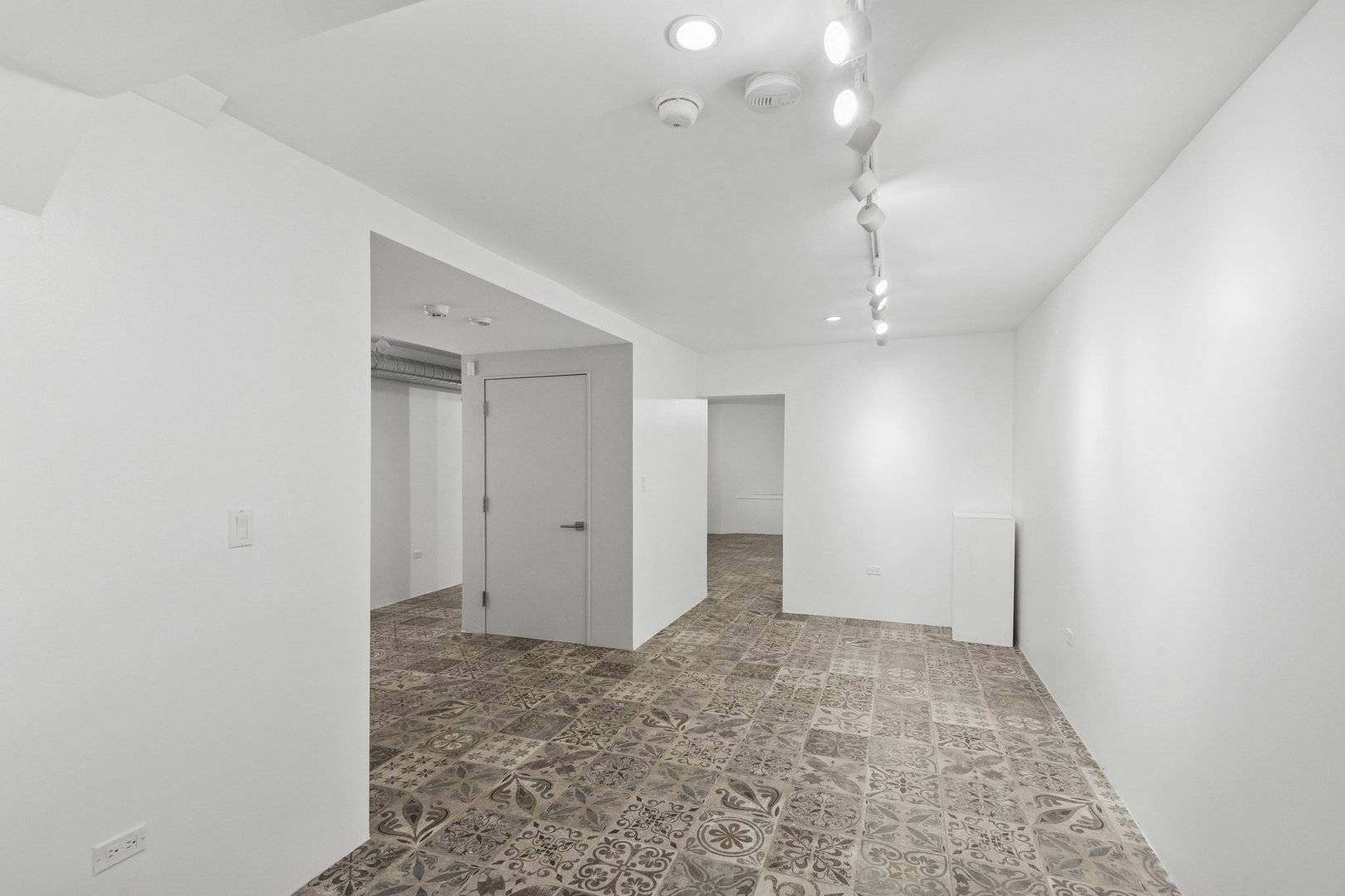 44 E Cedar St Chicago, IL 60611